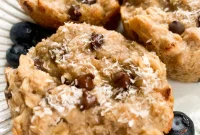 Coconut Cashew Oatmeal Breakfast Cups