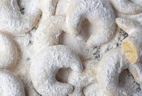Vegan Vanilla Kipferl: Soft Crescent Cookies Recipe
