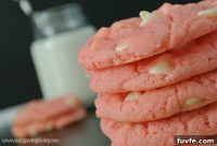Strawberry White Chocolate Chip Cookies with 4 Ingredients