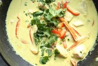 Quick 30-Minute Thai Green Chicken Curry (Low FODMAP)