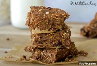 Chocolate Protein Bars (No-Bake, High-Protein Snack)