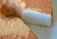Light and Fluffy Angel Food Cake Recipe for Perfect Dessert
