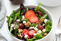 Strawberry Feta Spinach Salad with Balsamic Glaze