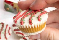 Christmas Cake Bite Cups -> Festive Mini Christmas Cake Bite Cups
