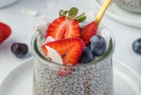 Overnight Chia Seed Pudding with Vanilla and Berries