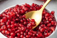 How to Cut and Remove Pomegranate Seeds