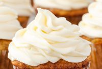Silky Cream Cheese Frosting Recipe for Cakes and Cupcakes