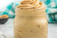 Creamy Peanut Butter Frosting Recipe for Cakes and Cupcakes