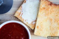 Keto Garlic Flatbread Made with Fathead Dough: Crispy & Cheesy