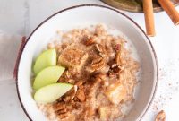 Slow Cooker Apple Steel-Cut Oats