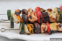 Juicy Grilled Chicken Kebabs with Lemon and Garlic Marinade