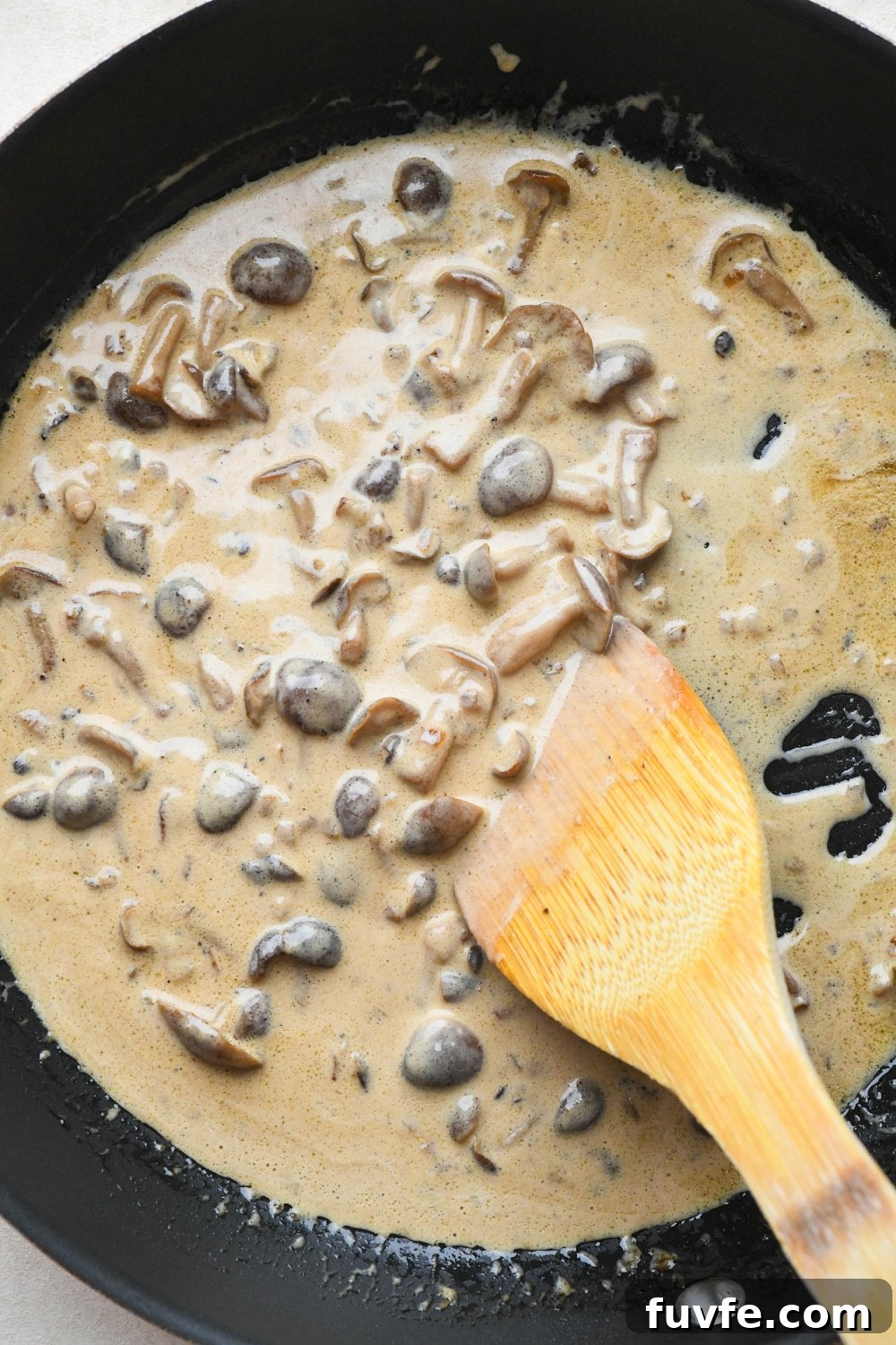 An example of how to use cashew cream in mushroom gravy.