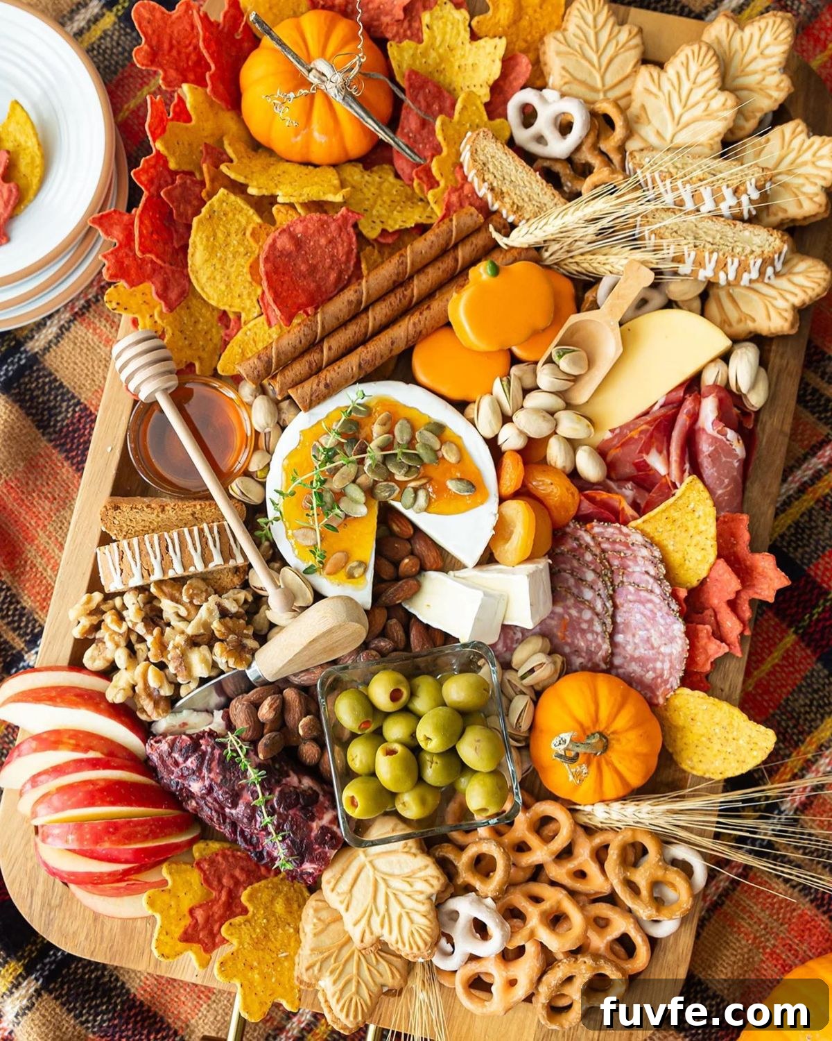27 Gorgeous Thanksgiving Charcuterie Board Ideas for Entertaining 18 16. Friendsgiving Charcuterie Board