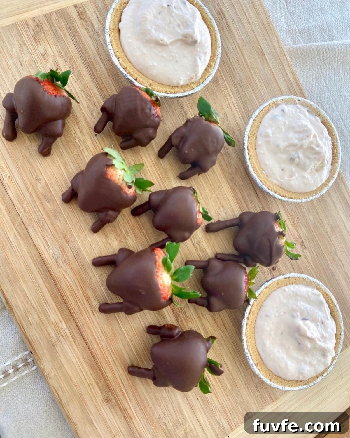 27 Gorgeous Thanksgiving Charcuterie Board Ideas for Entertaining 26 24. Chocolate Turkey Berries