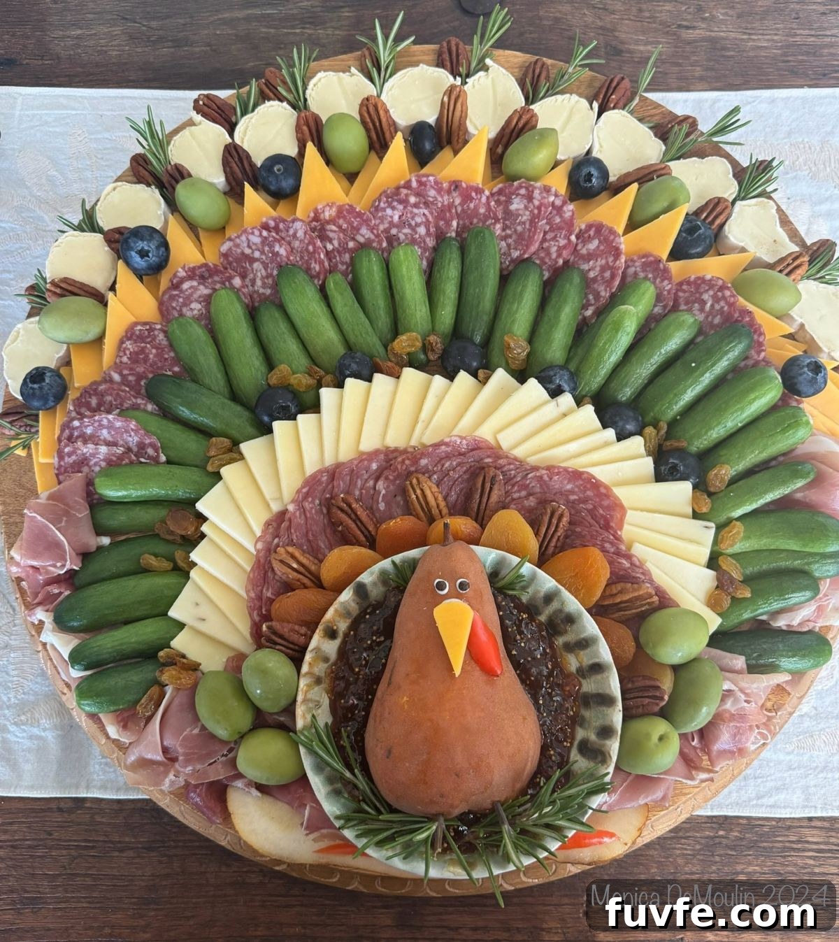 27 Gorgeous Thanksgiving Charcuterie Board Ideas for Entertaining 6 4. Cute Turkey Charcuterie Board