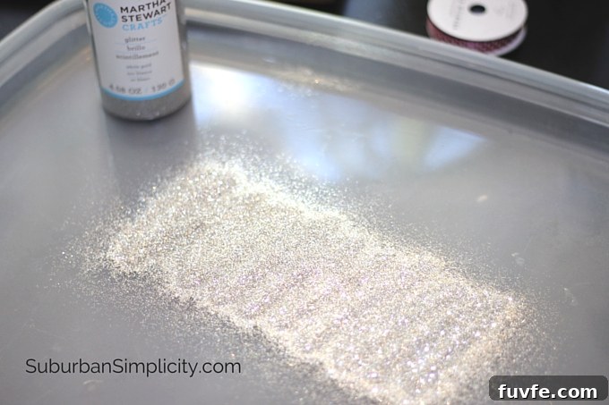 DIY Sparkly Mini Wreath