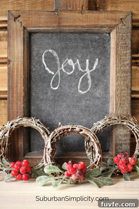 DIY Mini Sparkly Wreath Tutorial