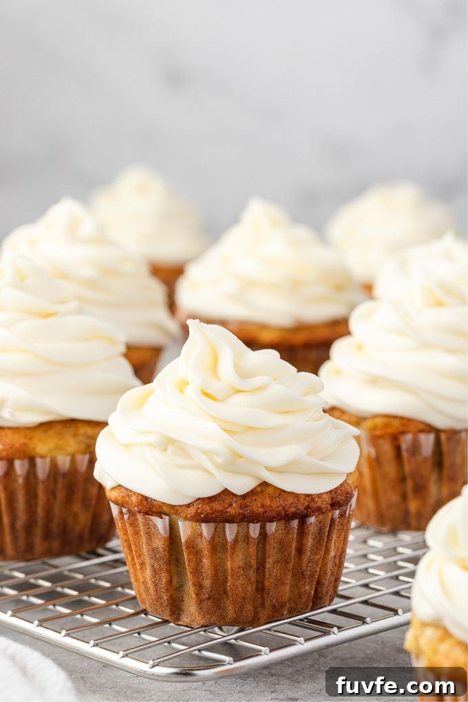 Cream Cheese Frosting Recipe for Cakes and Cupcakes 7 Cupcakes with cream cheese frosting
