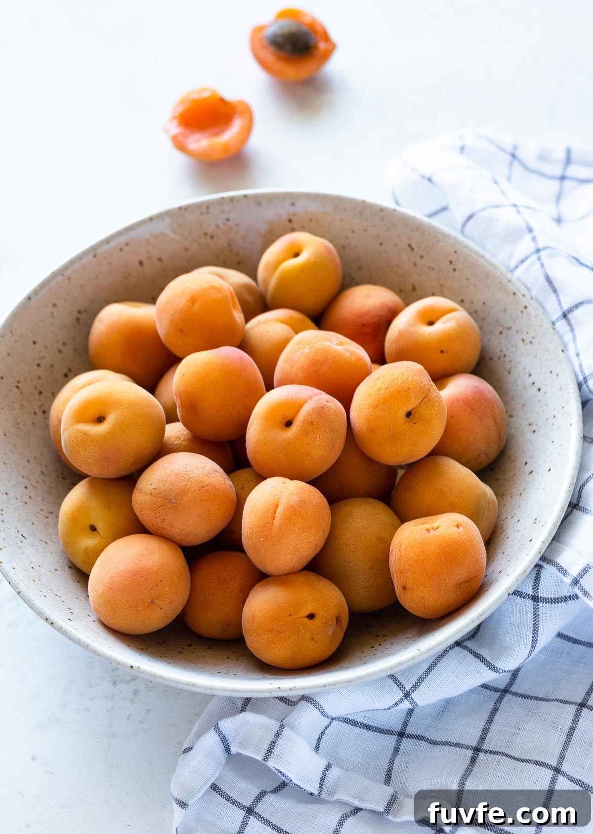 How to Make Small-Batch Apricot Jam 3 apricots in a bowl