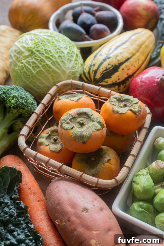 October Produce Guide: Fruits and Vegetables in Season 3 Fruits and vegetables in season in October, including persimmon and winter squash.
